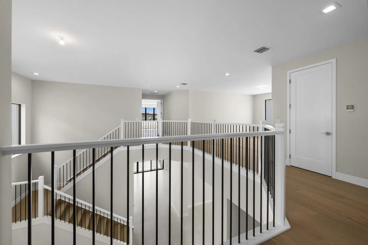 Residence photo 25