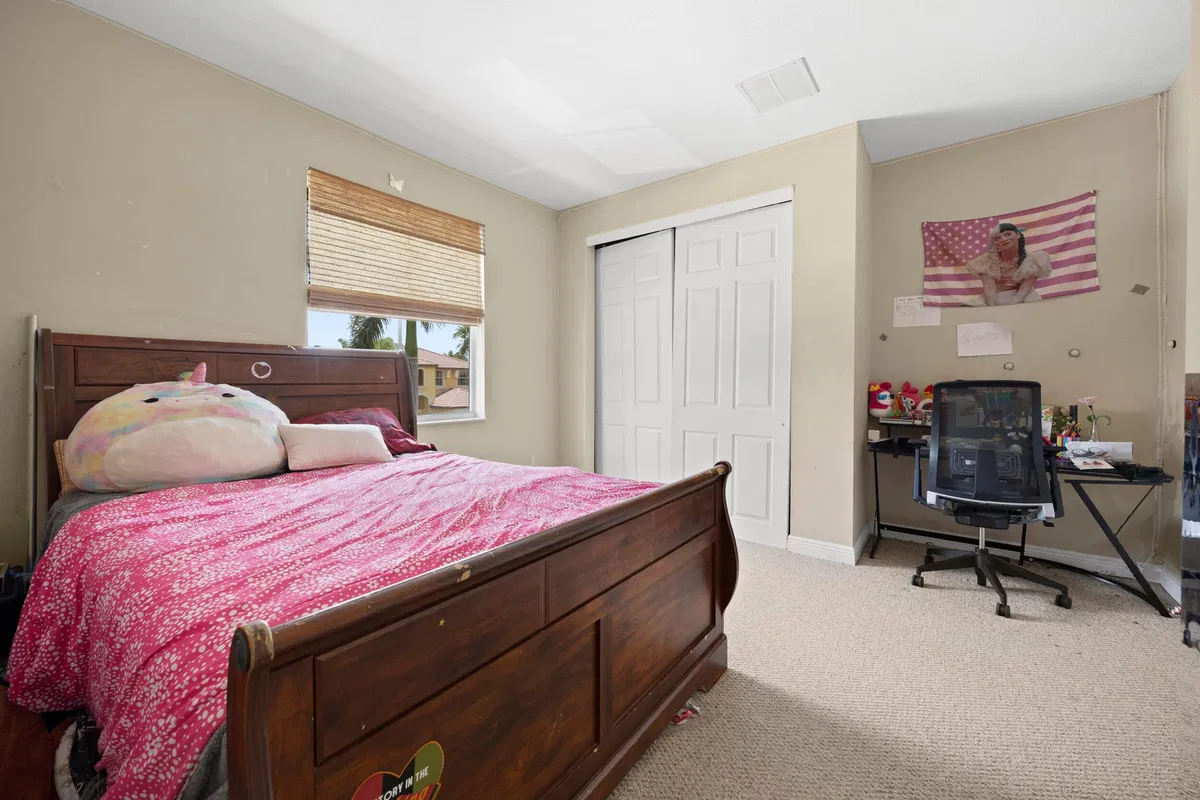 Residence photo 34