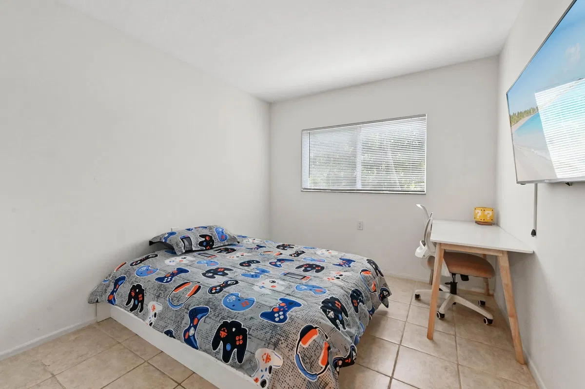 Unit 205 photo 4