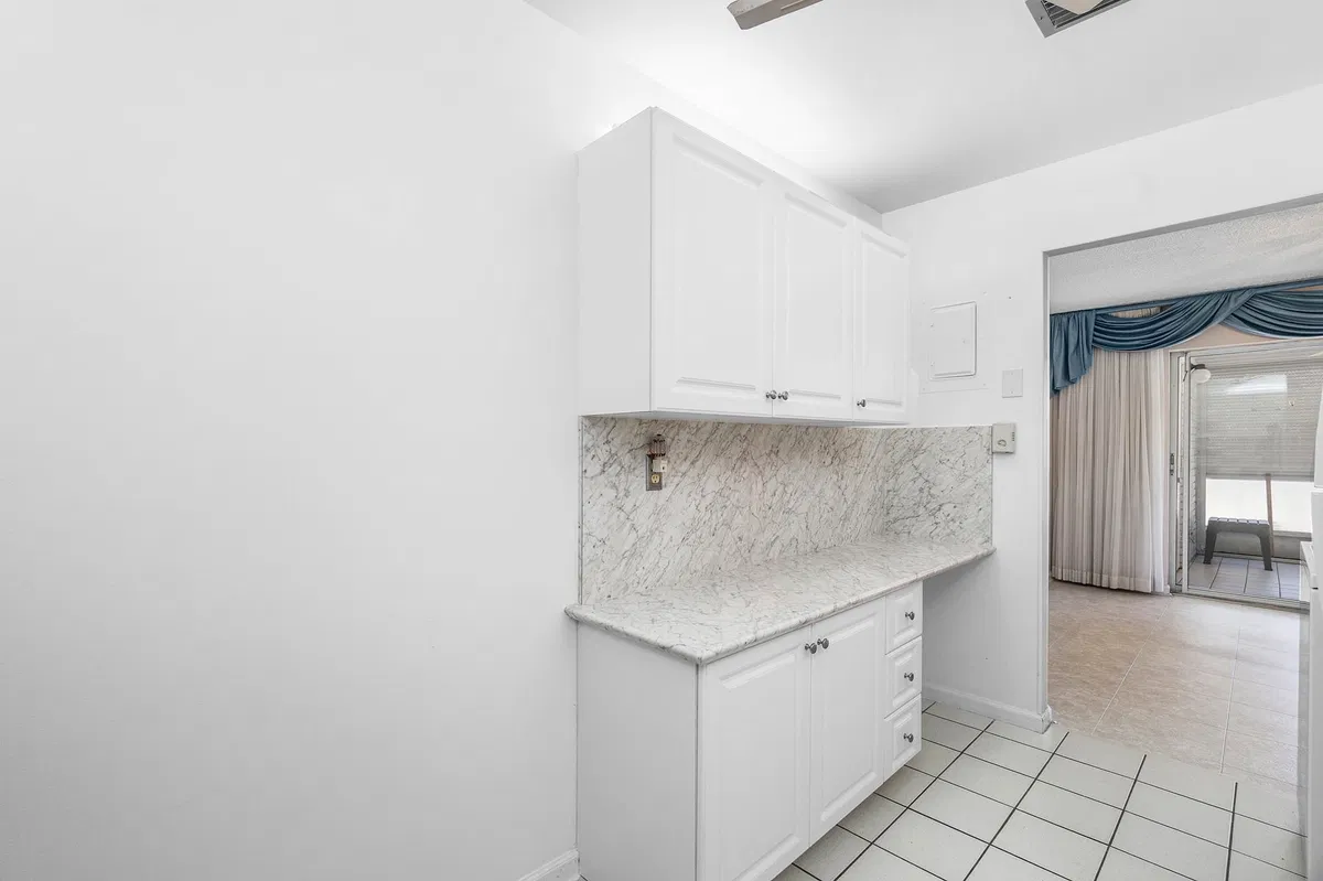Unit 193 photo 19
