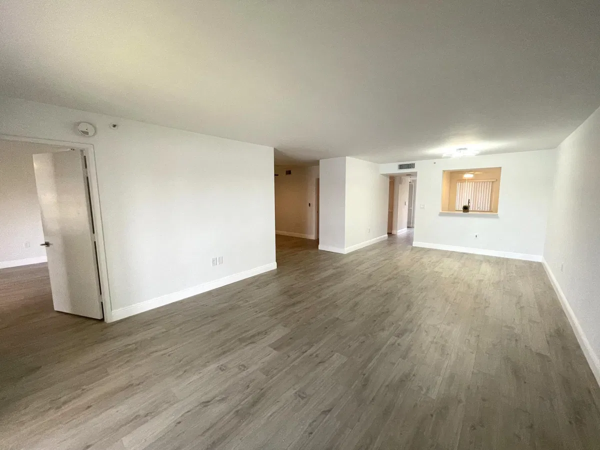 Unit 202 photo 7