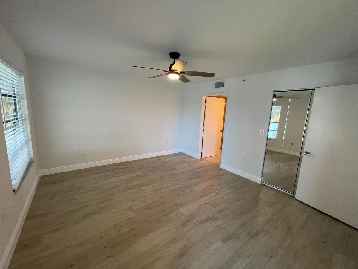Unit 202 photo 13