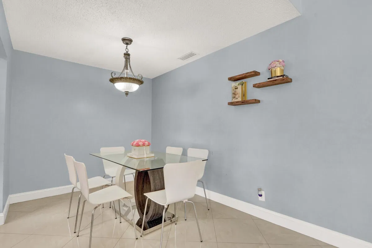 Unit 31 photo 4