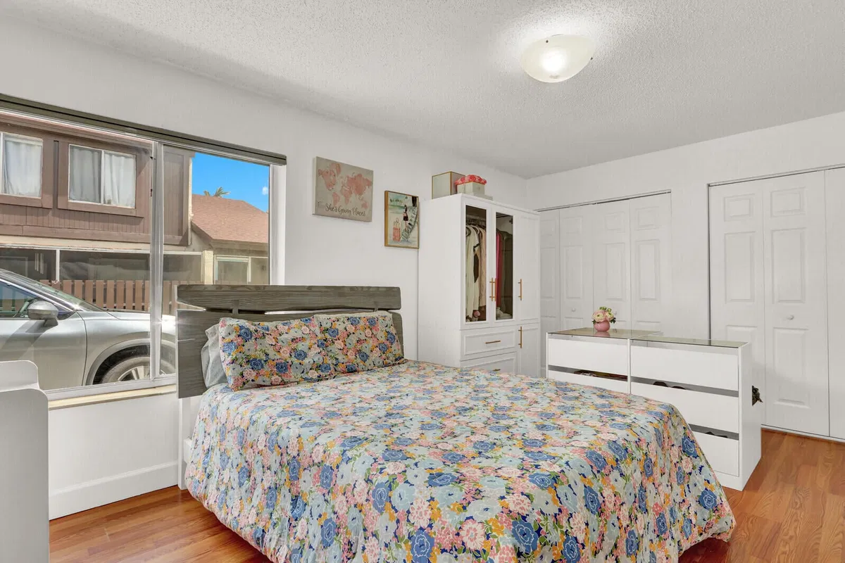 Unit 31 photo 16