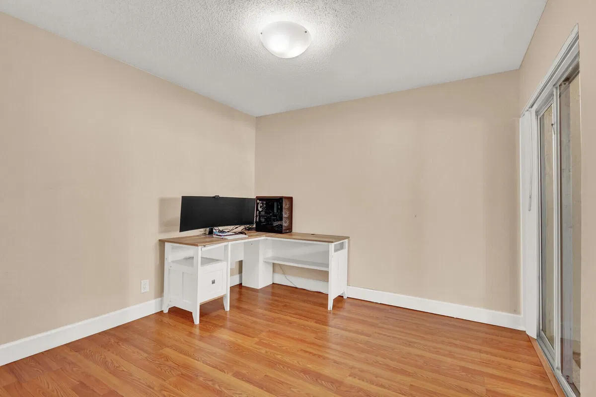 Unit 31 photo 19