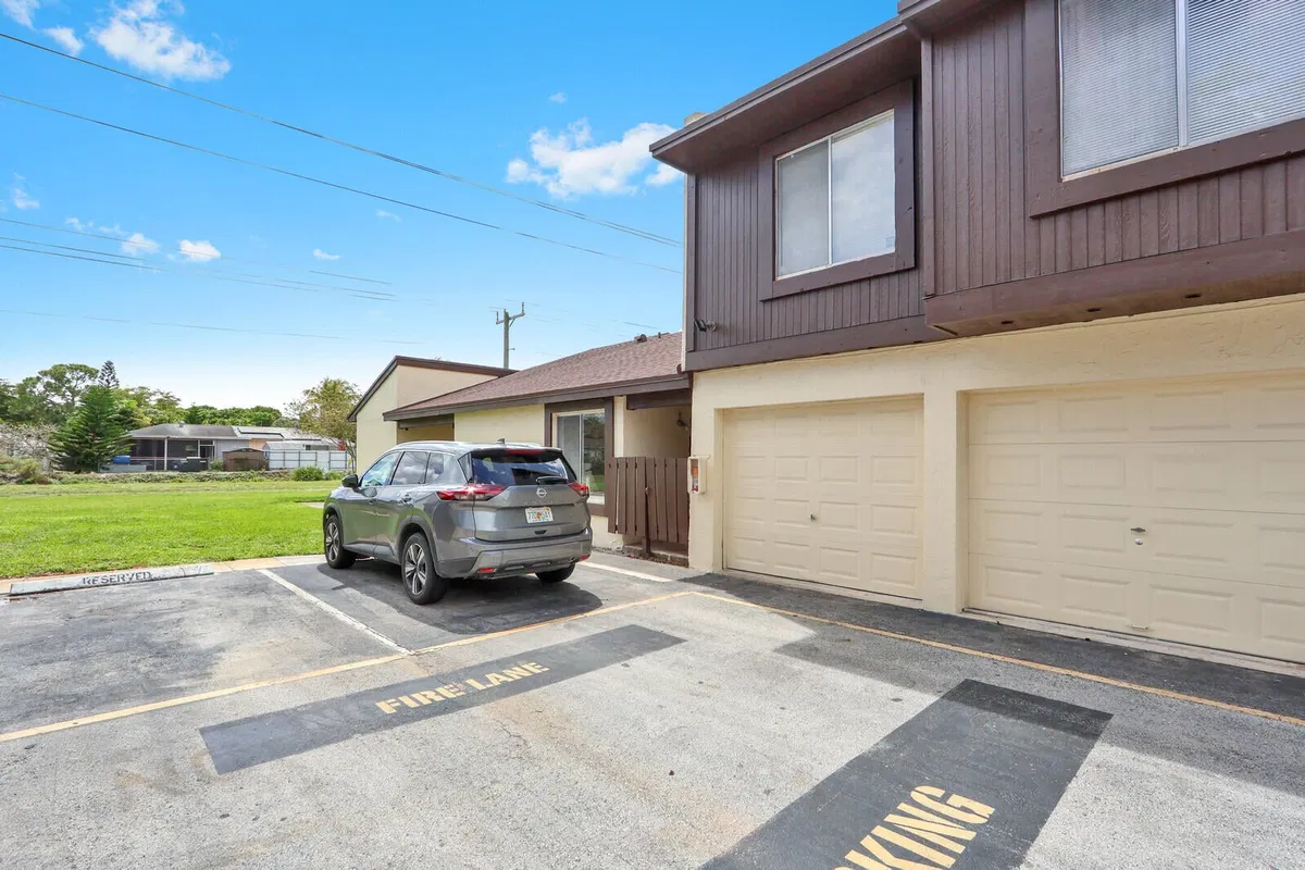Unit 31 photo 25