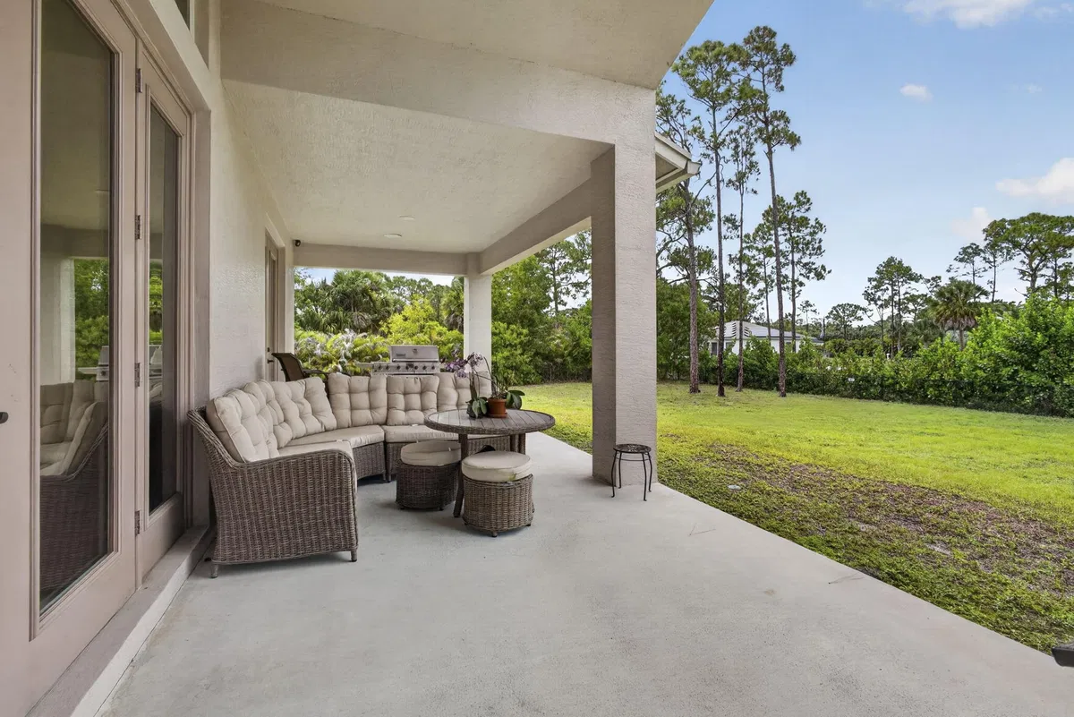 Residence photo 52