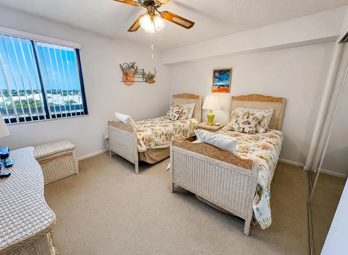  Unit 505 photo 13