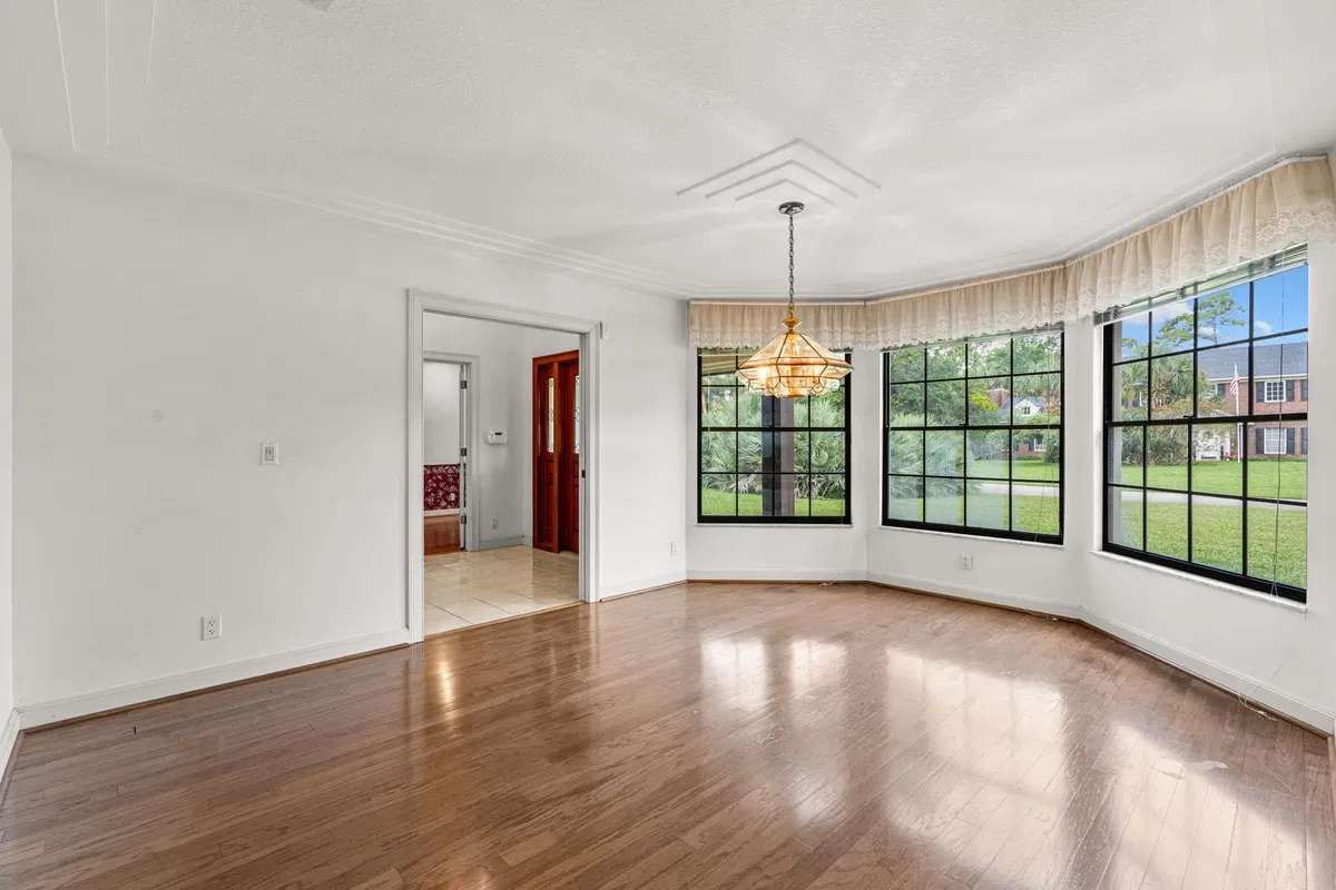 Residence photo 4