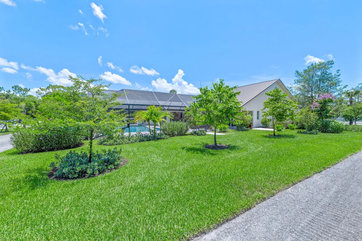 Residence photo 73