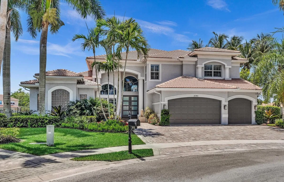 Saturnia Boca Raton Residence