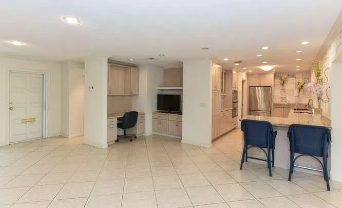Residence photo 10
