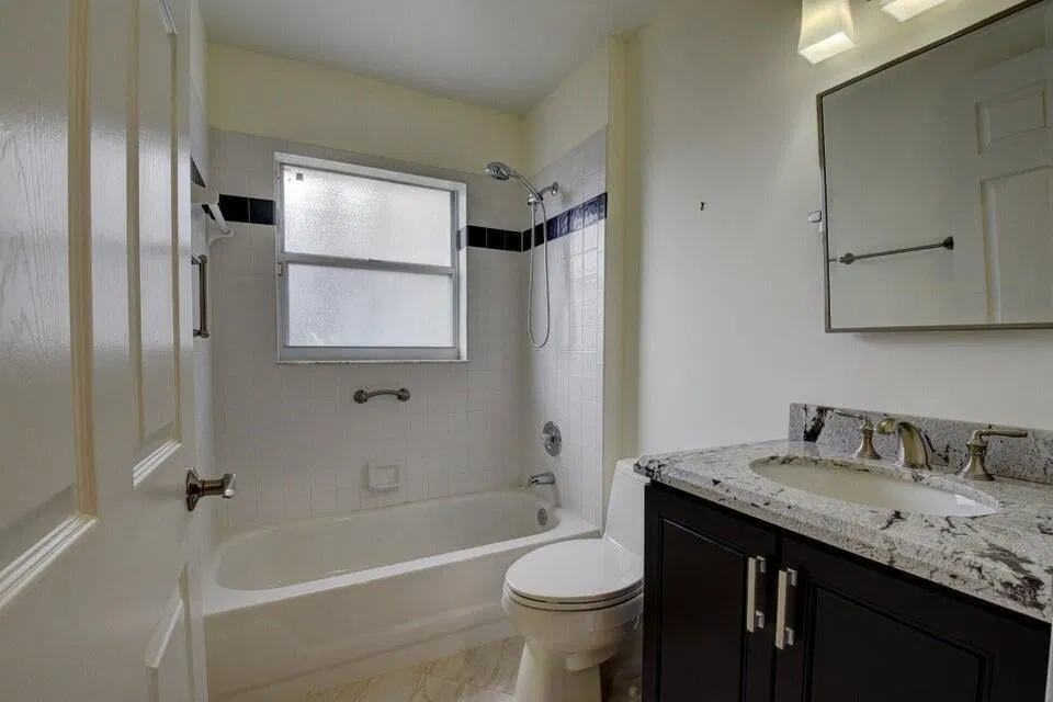 Residence photo 16