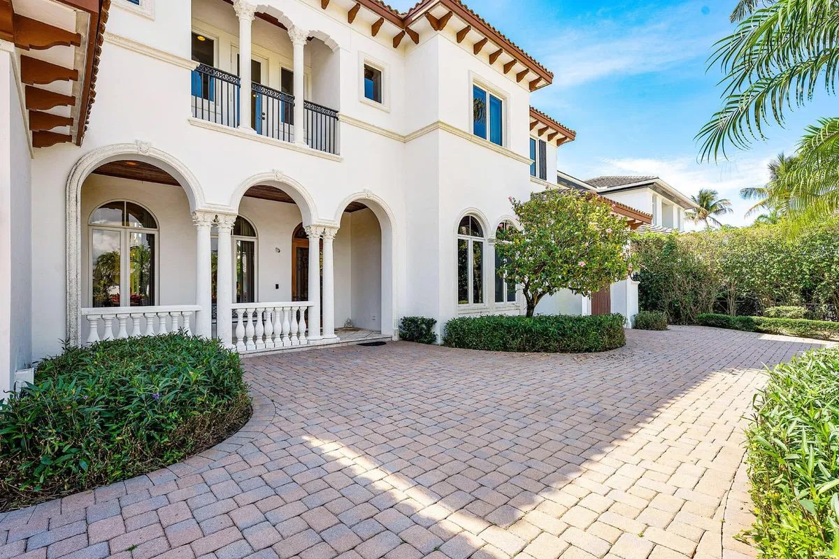 Royal Palm Yacht and Country Club Residence photo 7