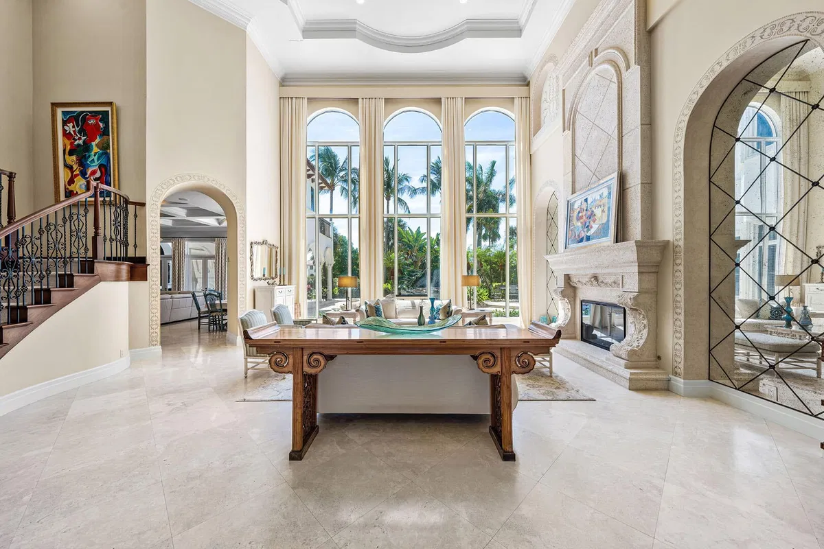 Royal Palm Yacht and Country Club Residence photo 10