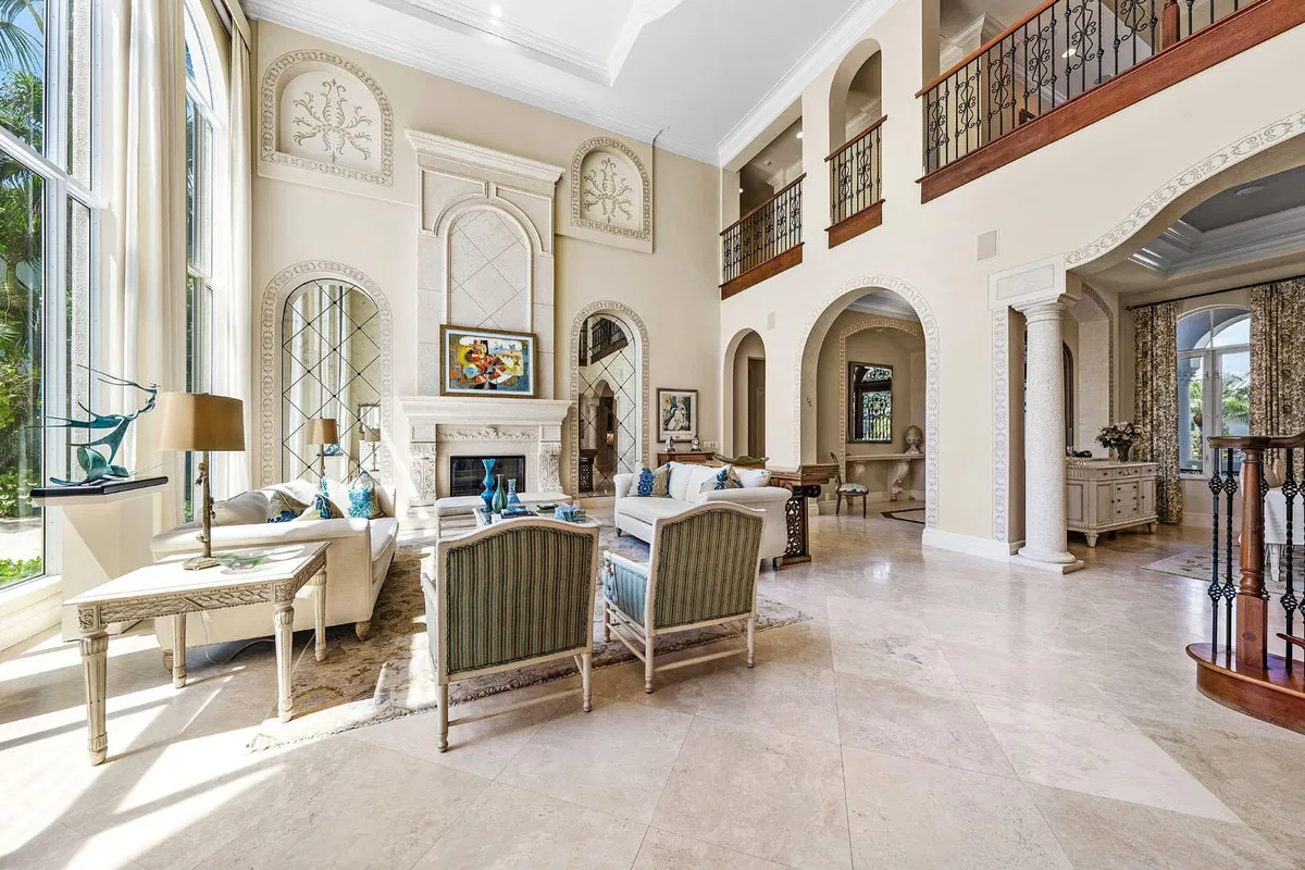 Royal Palm Yacht and Country Club Residence photo 13