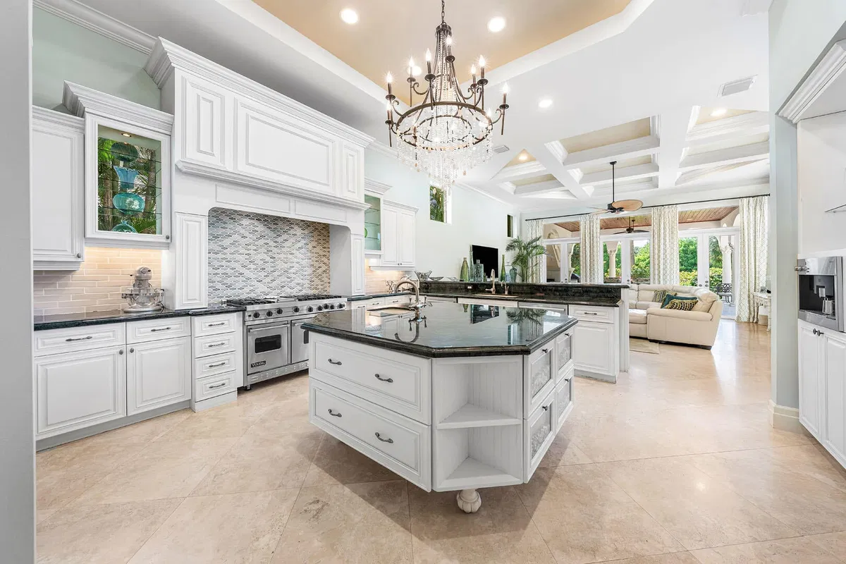 Royal Palm Yacht and Country Club Residence photo 19