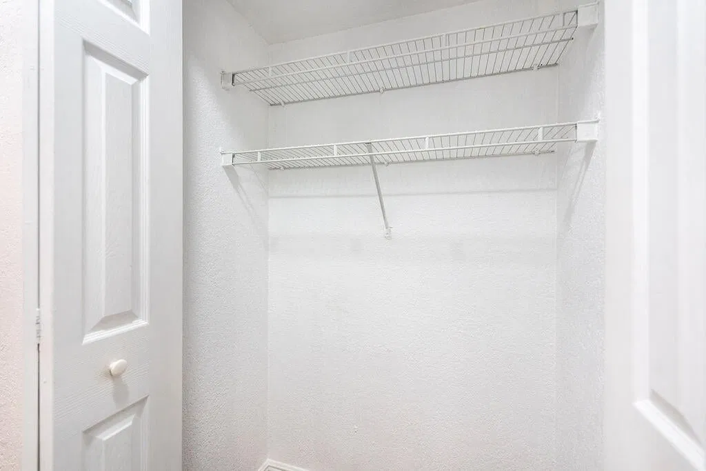 Unit C photo 22