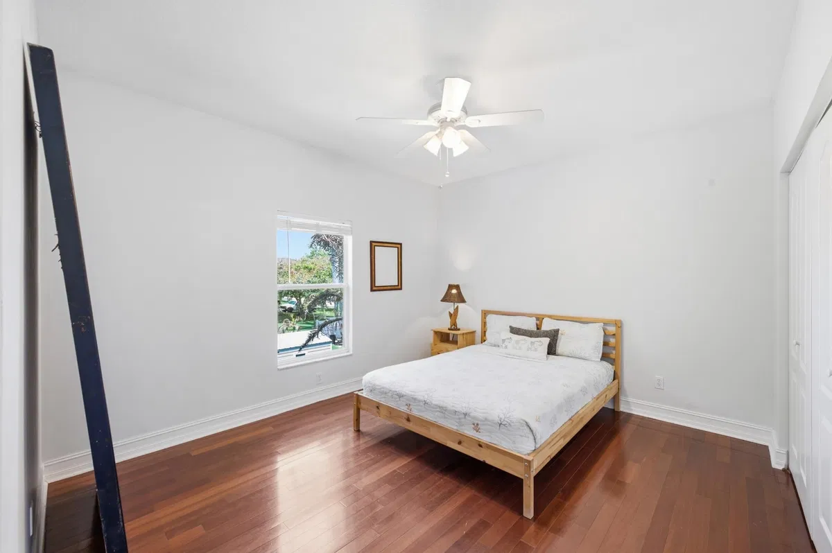 Residence photo 25