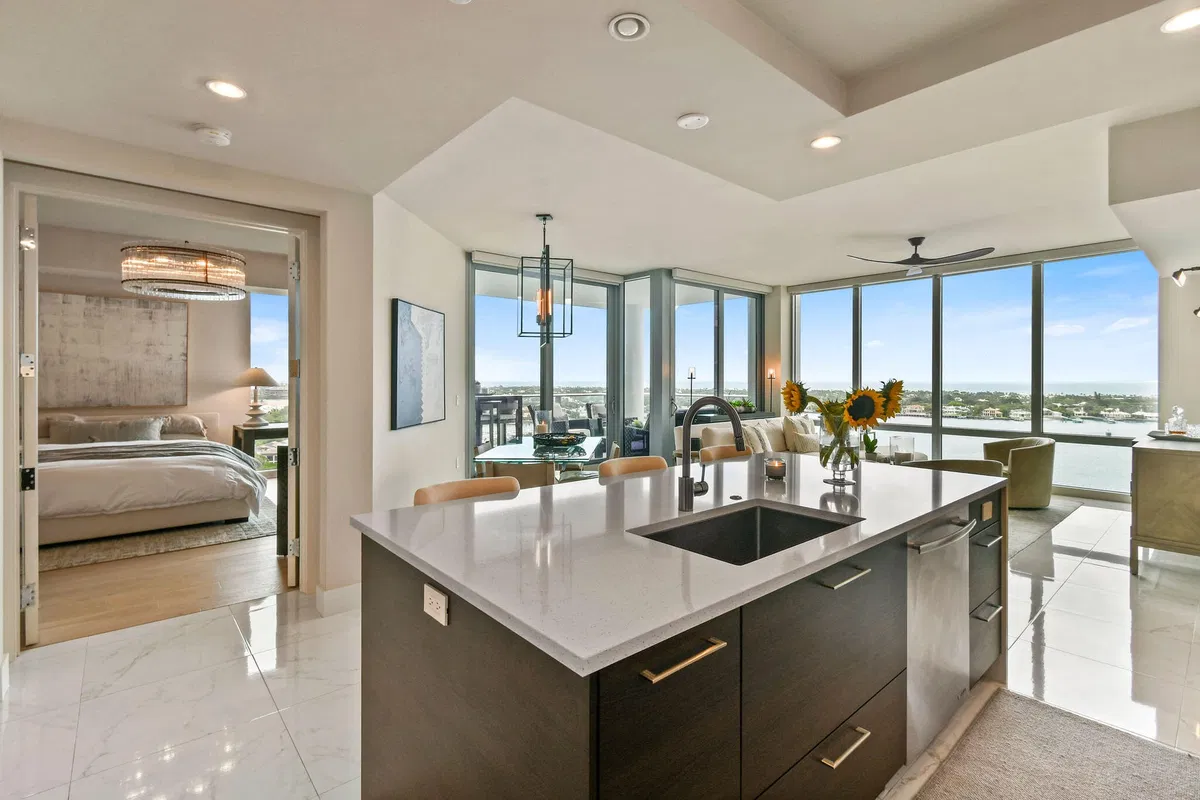 Water Club North Palm Beach Unit 1602 photo 4
