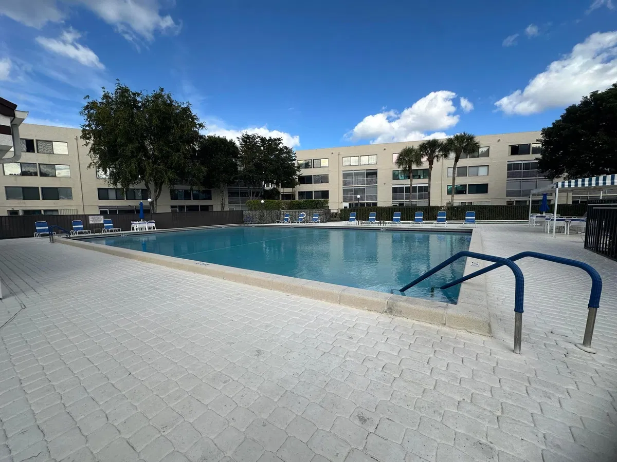 Unit 317 photo 19