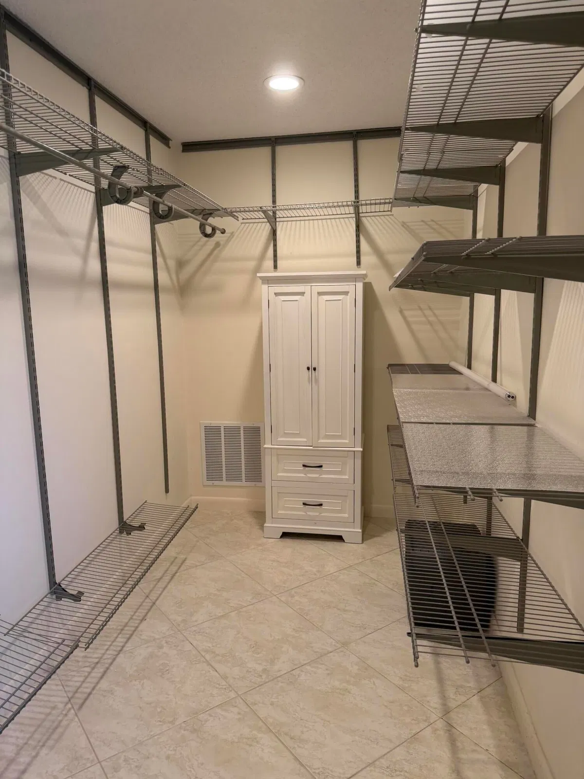 Unit 101 photo 19