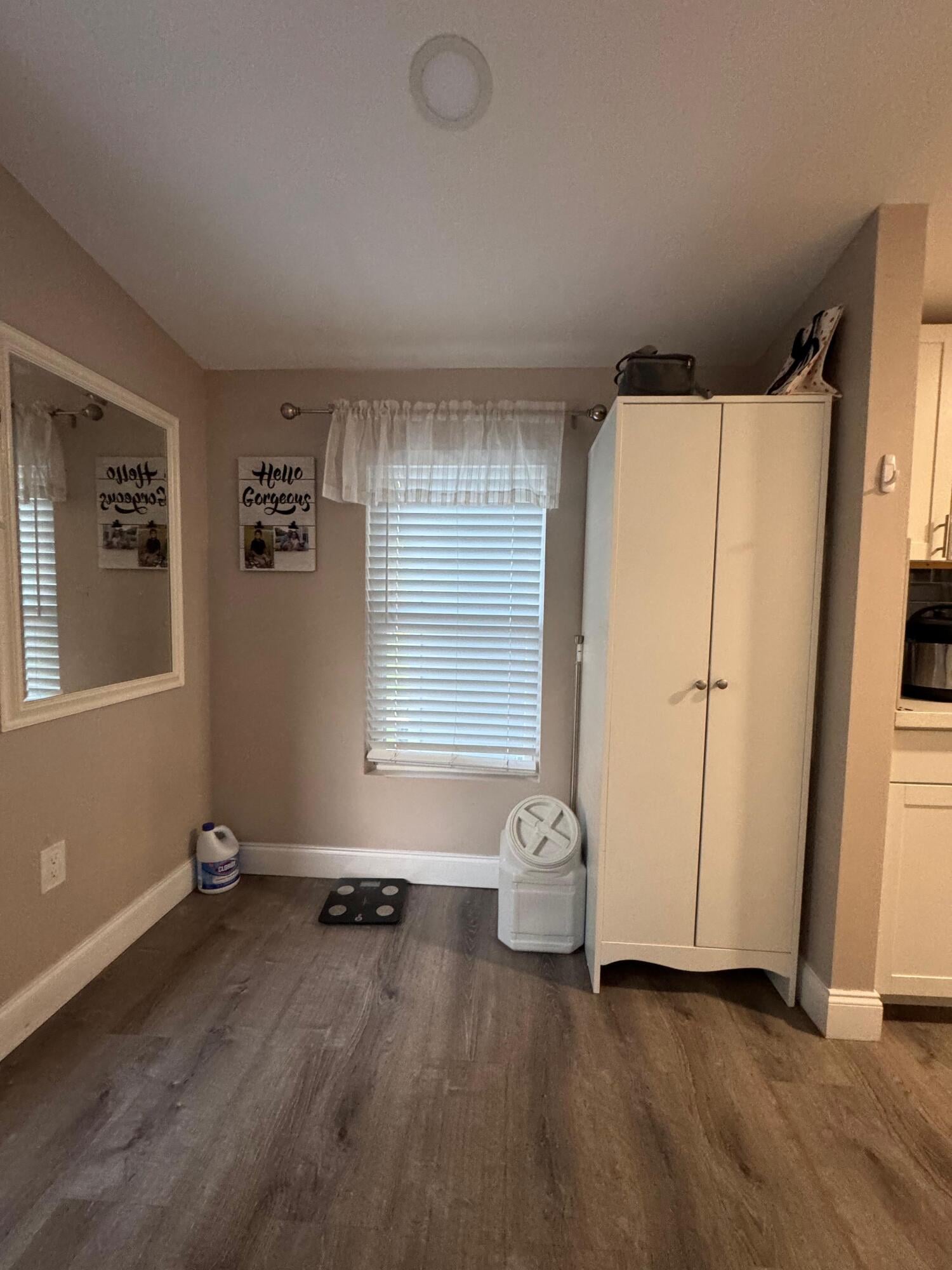 Unit 143 photo 10