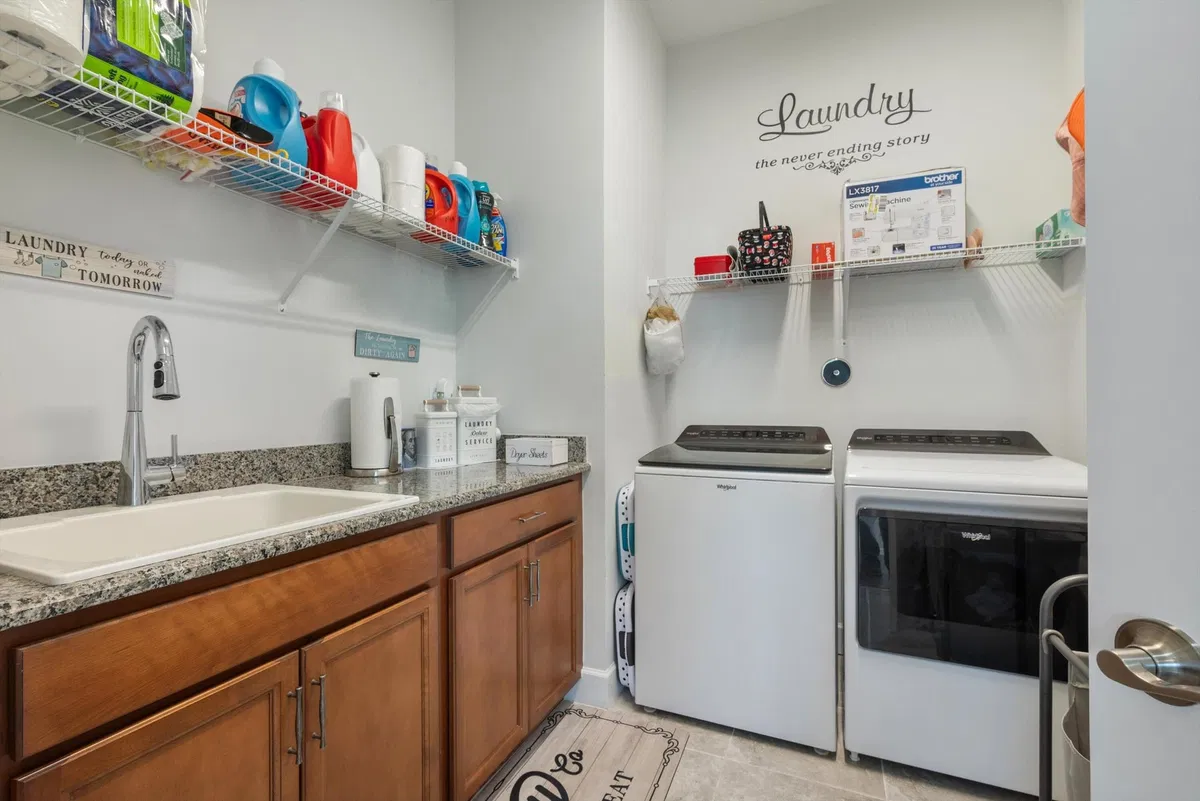 Residence photo 37