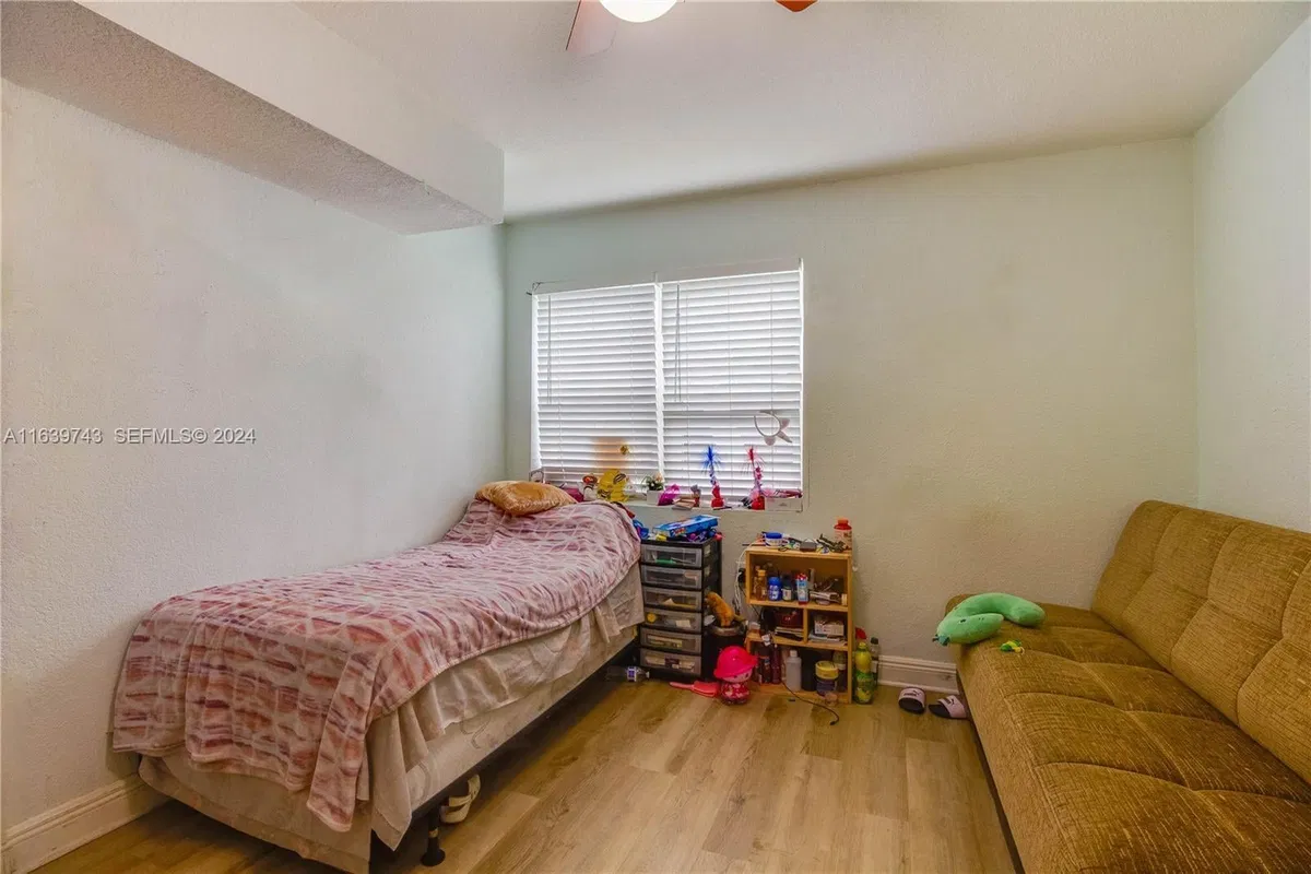 Residence photo 10