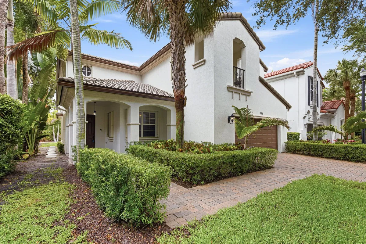 Evergrene Palm Beach Gardens Residence