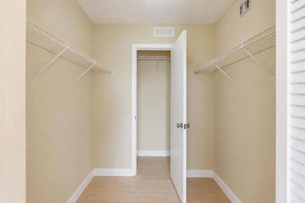 Unit A408 photo 10