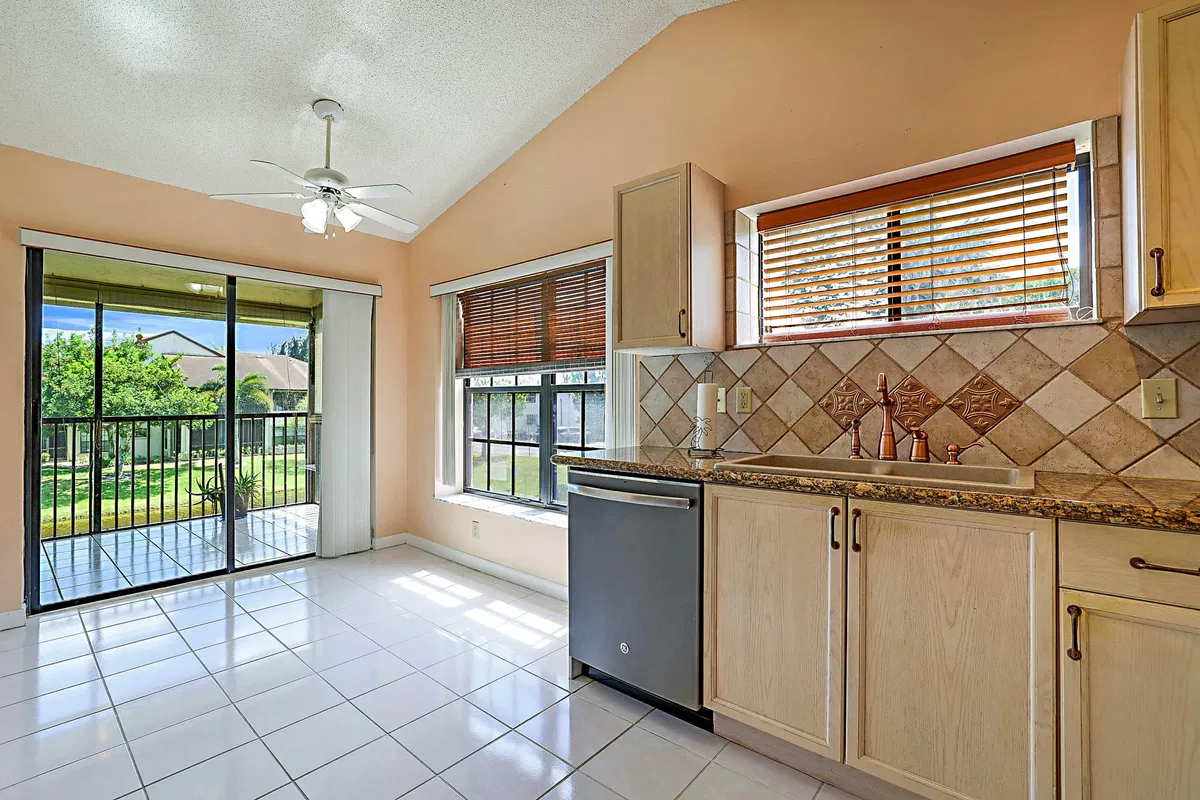 Residence photo 13