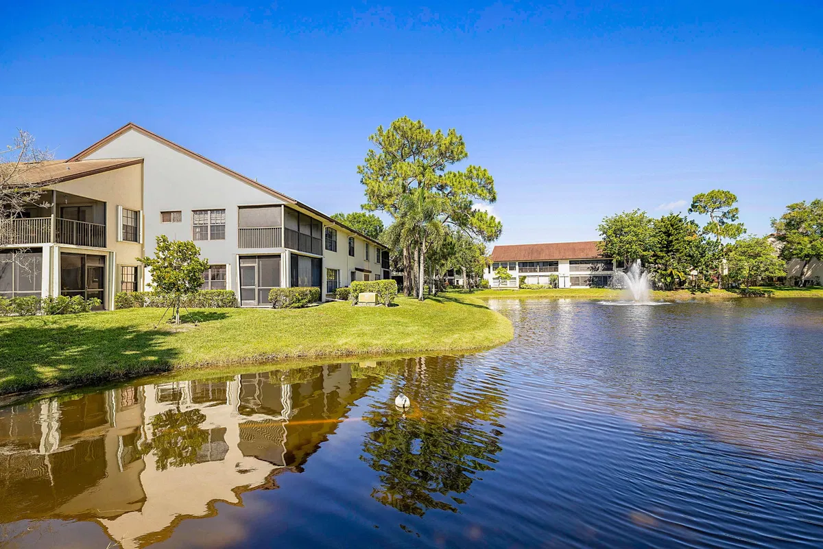 Residence photo 28