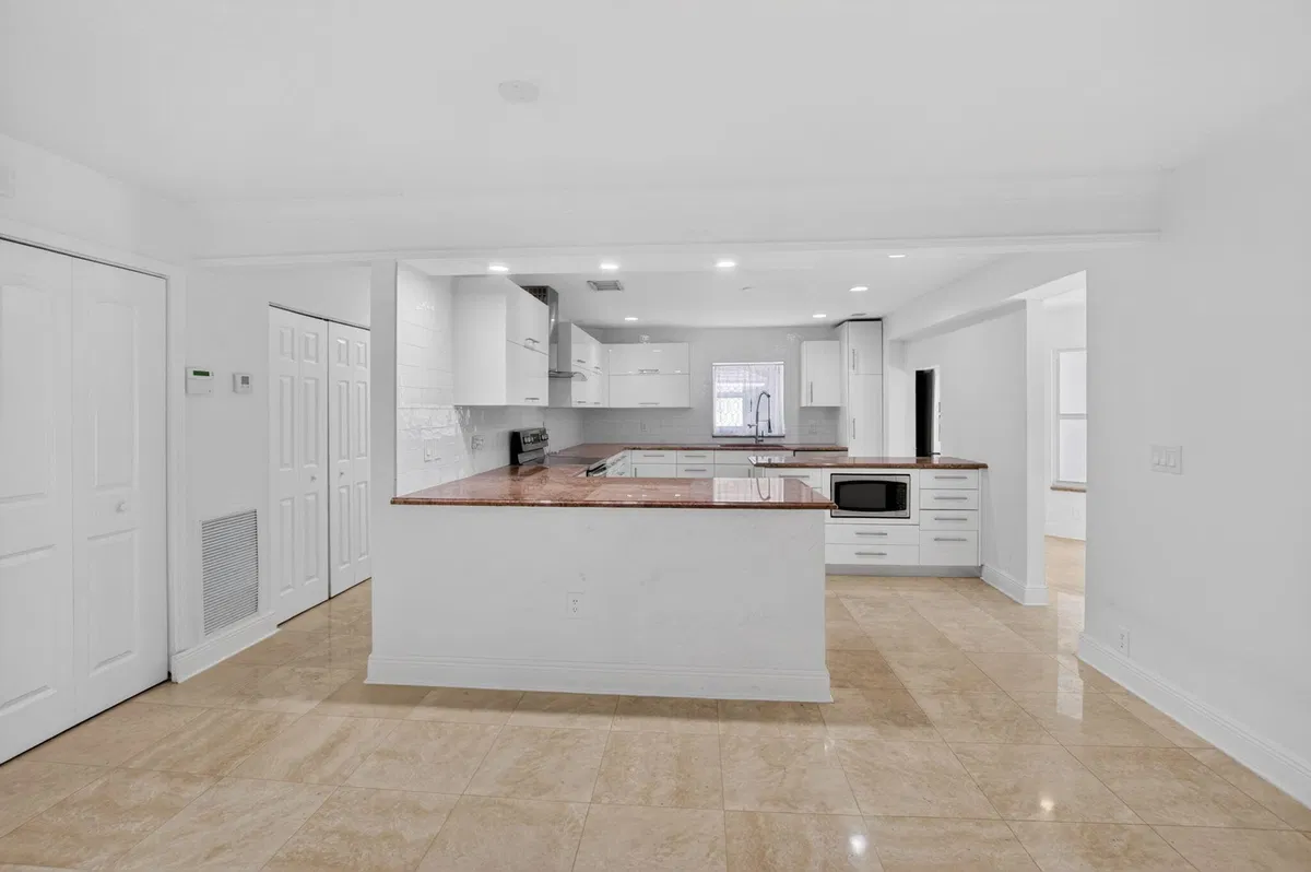 Residence photo 19