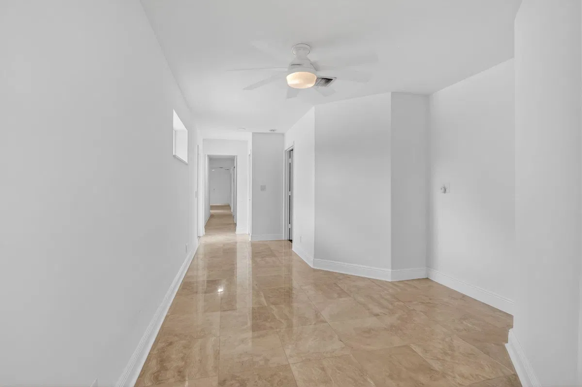 Residence photo 34