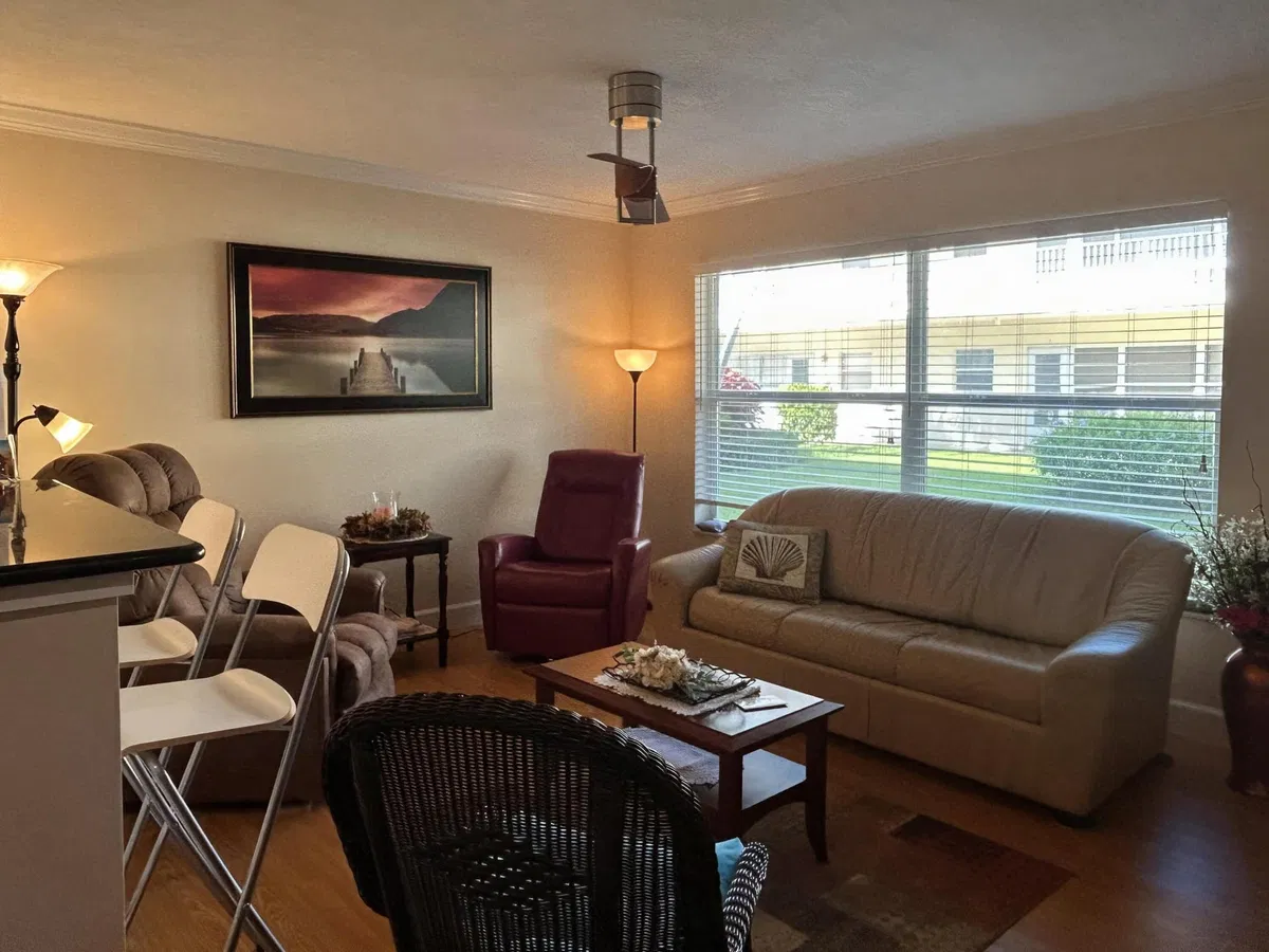  Unit E6 photo 10
