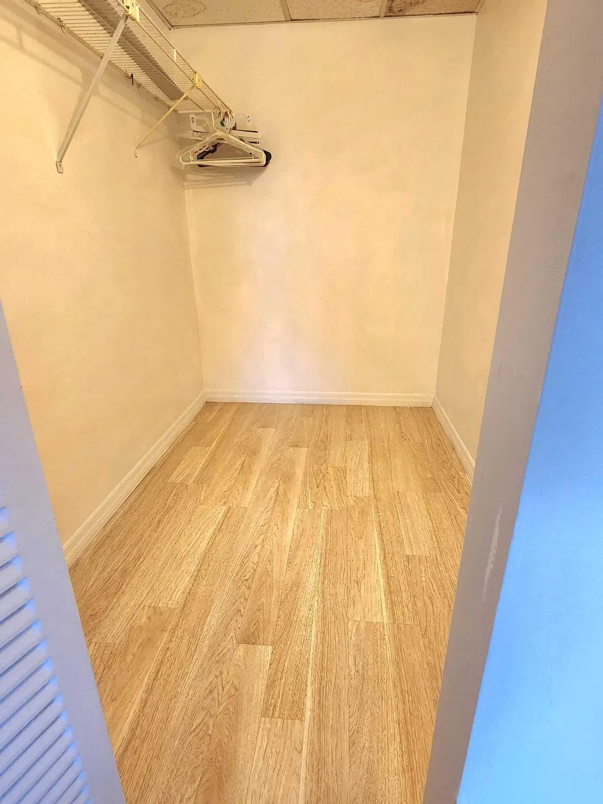 Unit B212 photo 10