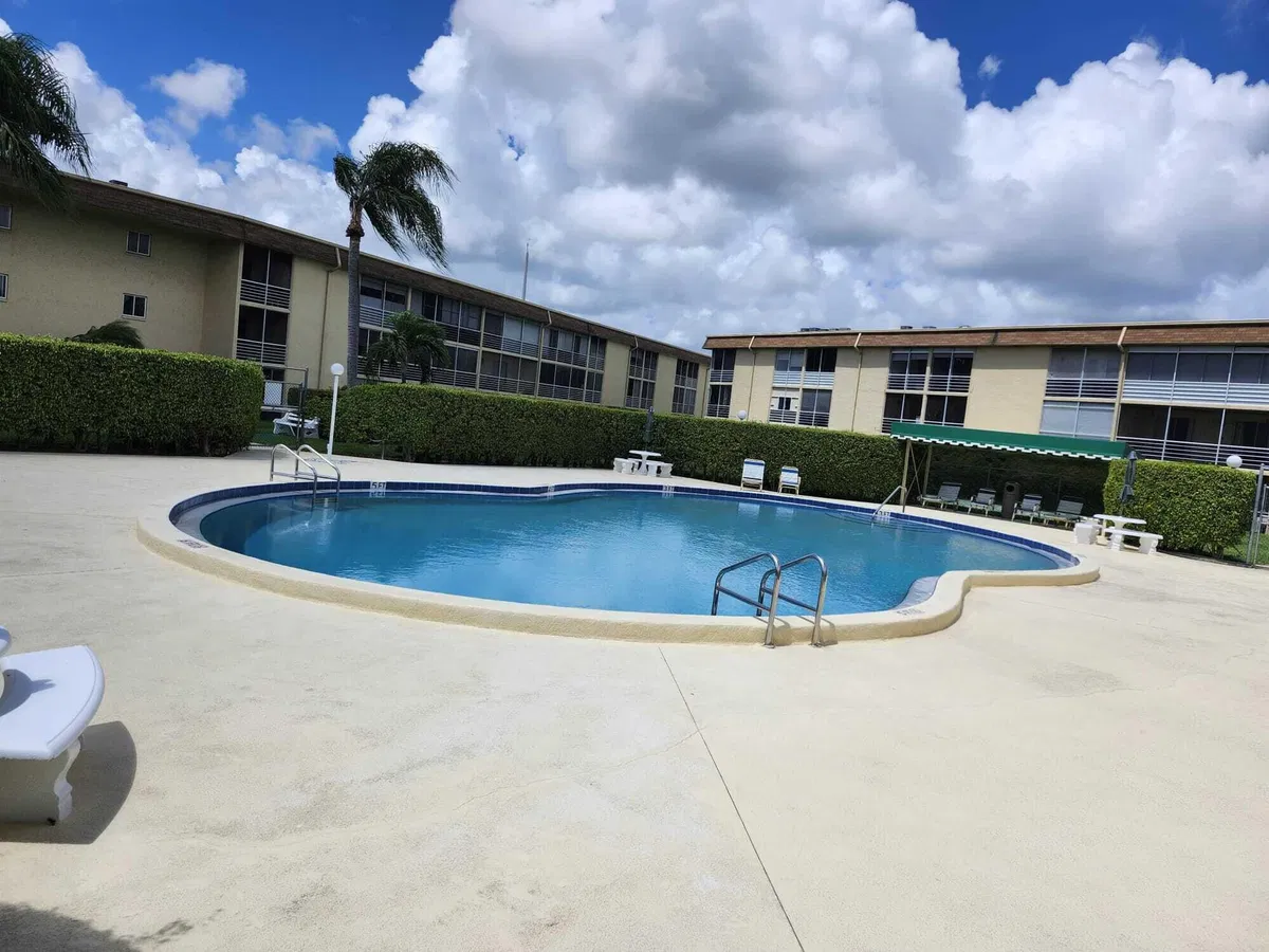Unit B212 photo 13