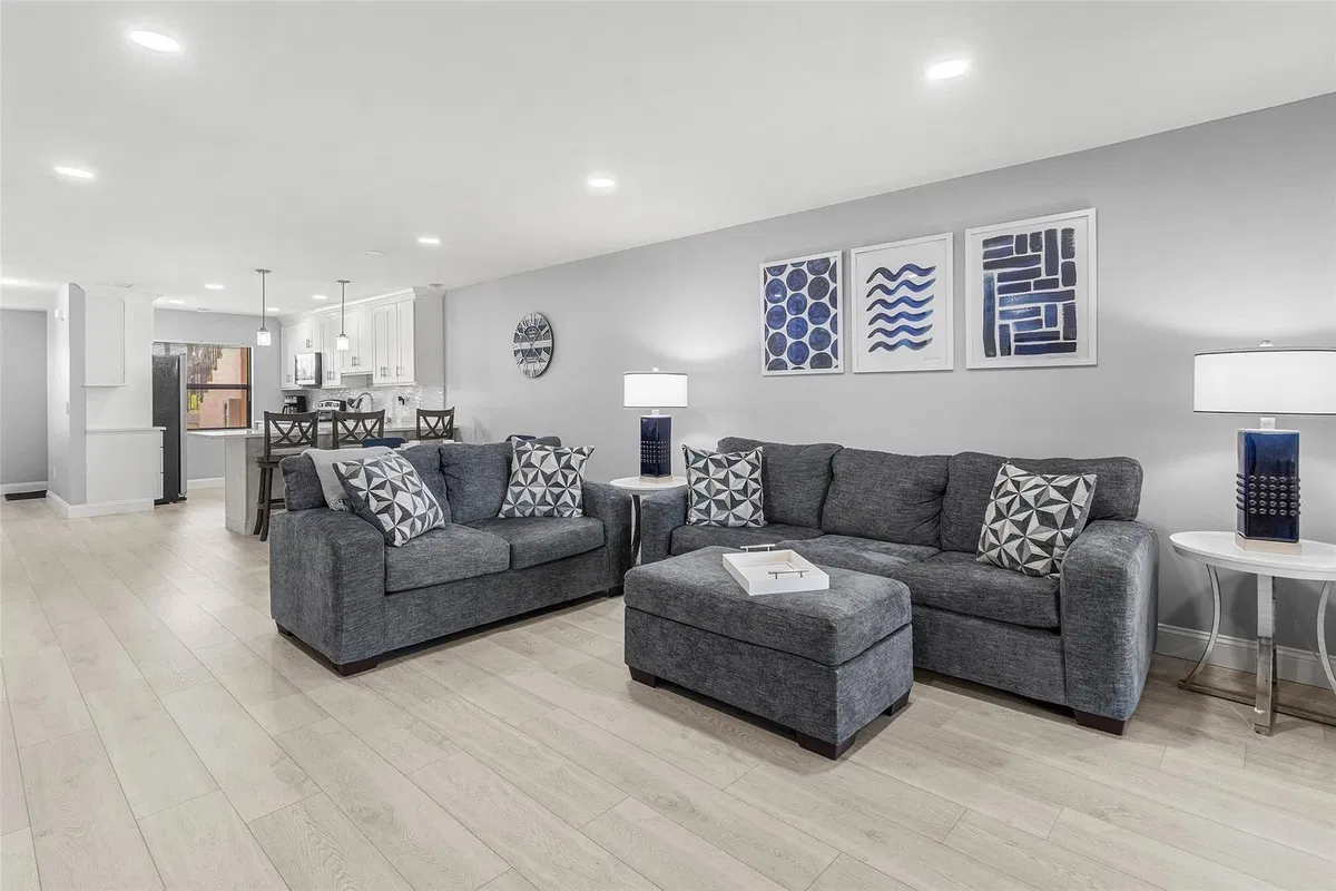 Residence photo 10