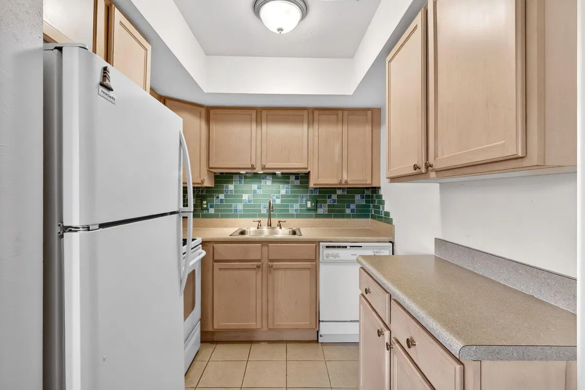 Unit M4 photo 10