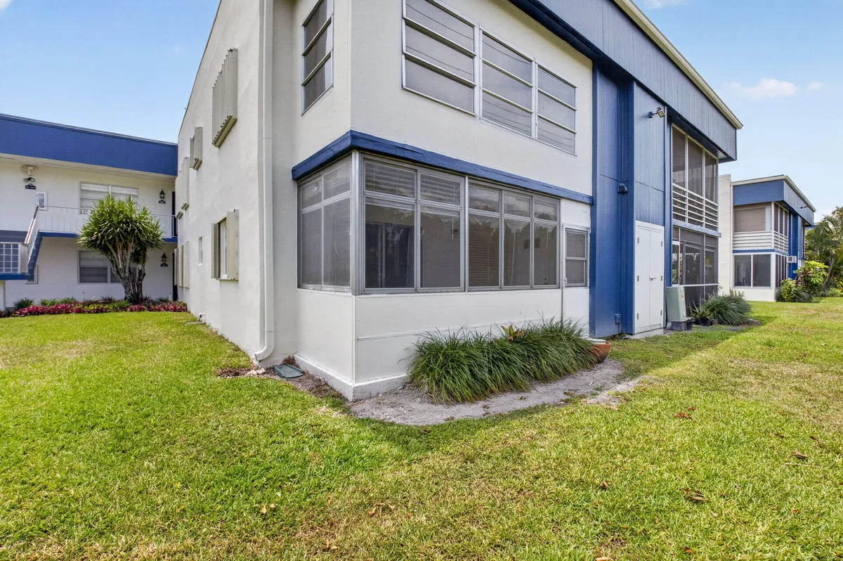 Residence photo 25