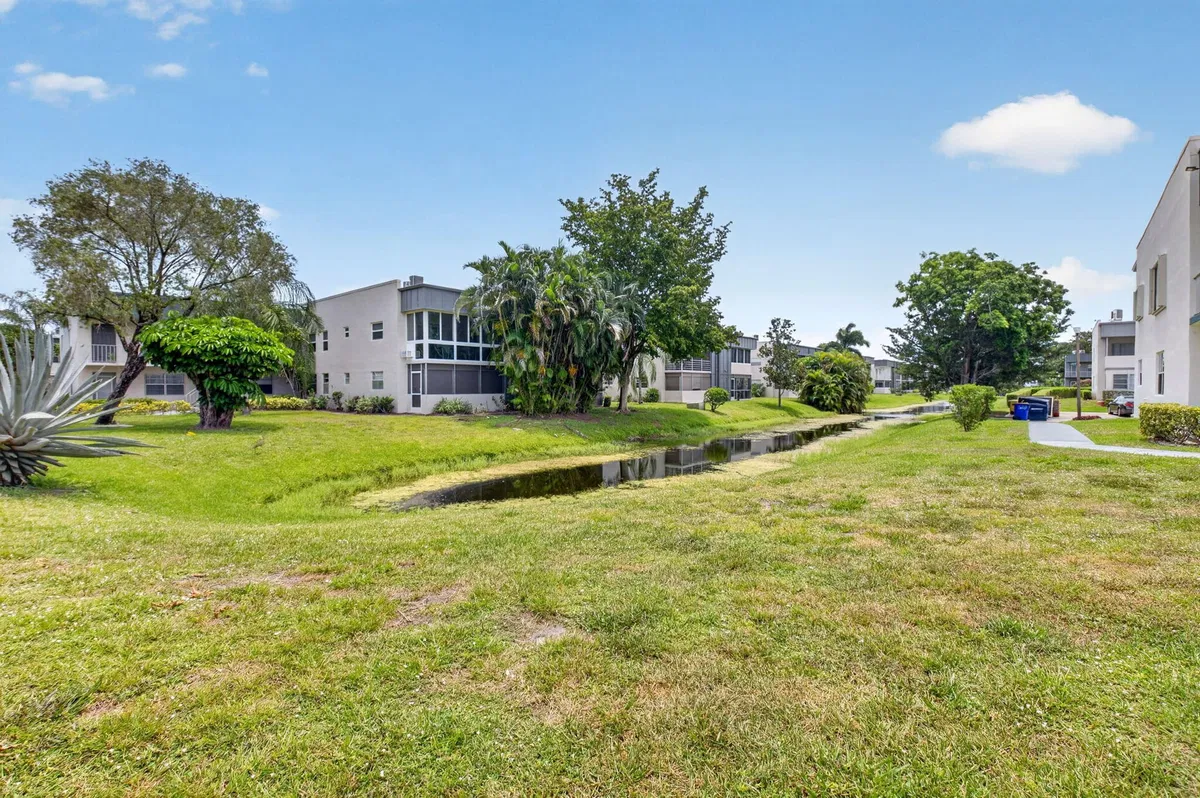 Residence photo 49