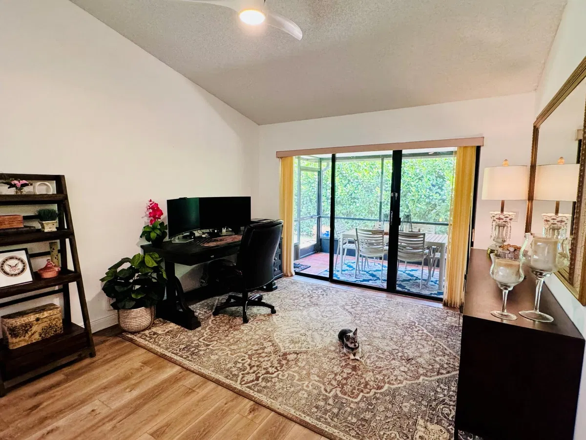 Residence photo 31