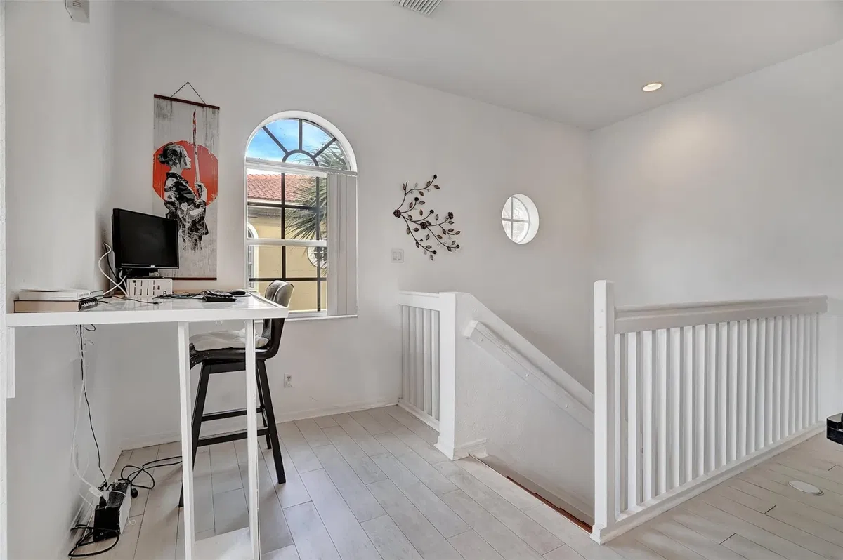 Unit 209 photo 10
