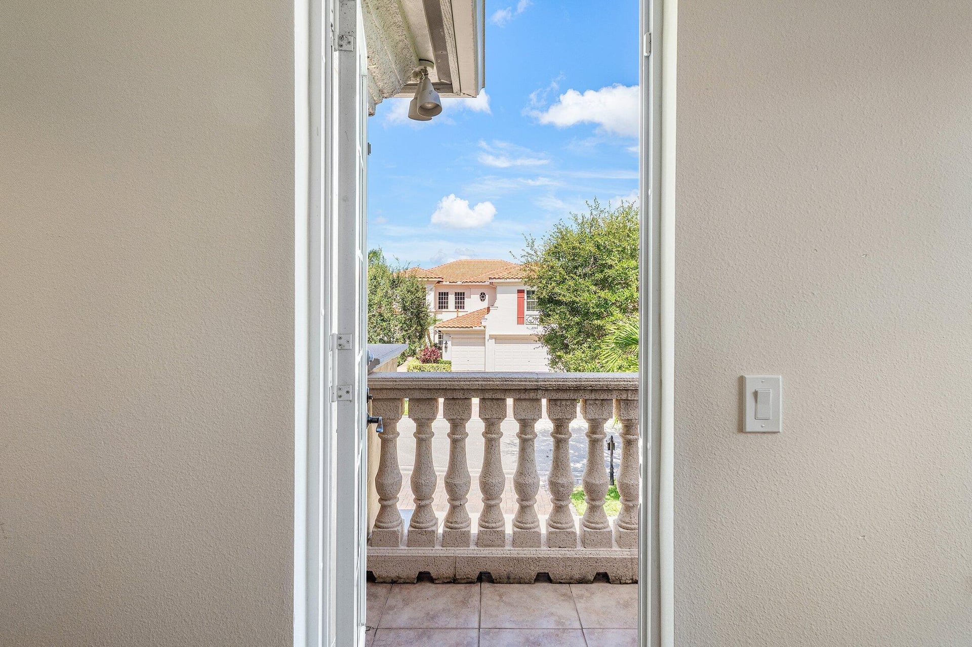 Residence photo 52