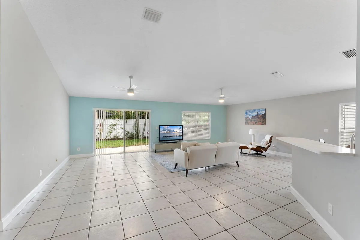  Residence photo 7