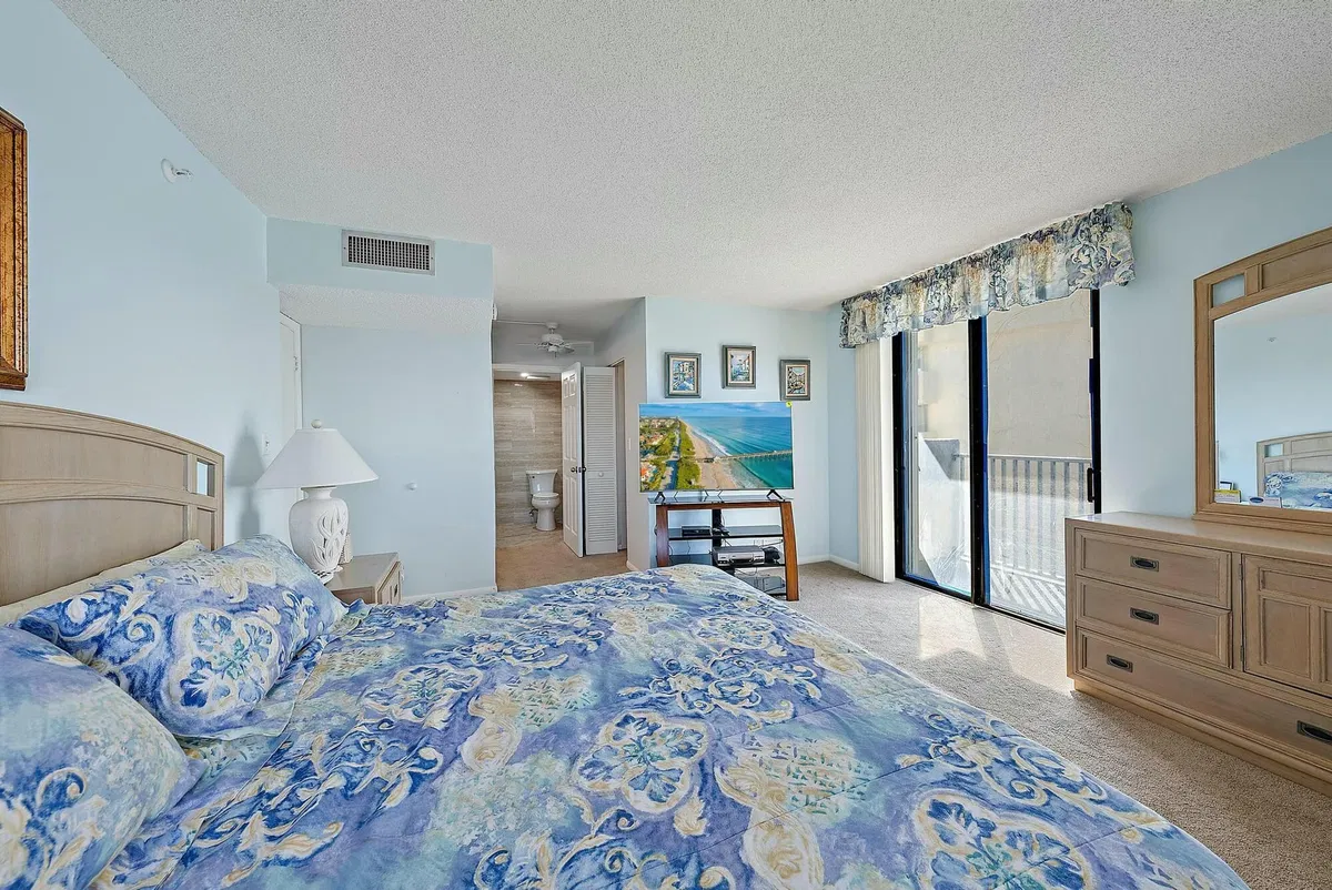  Unit 1310 photo 7