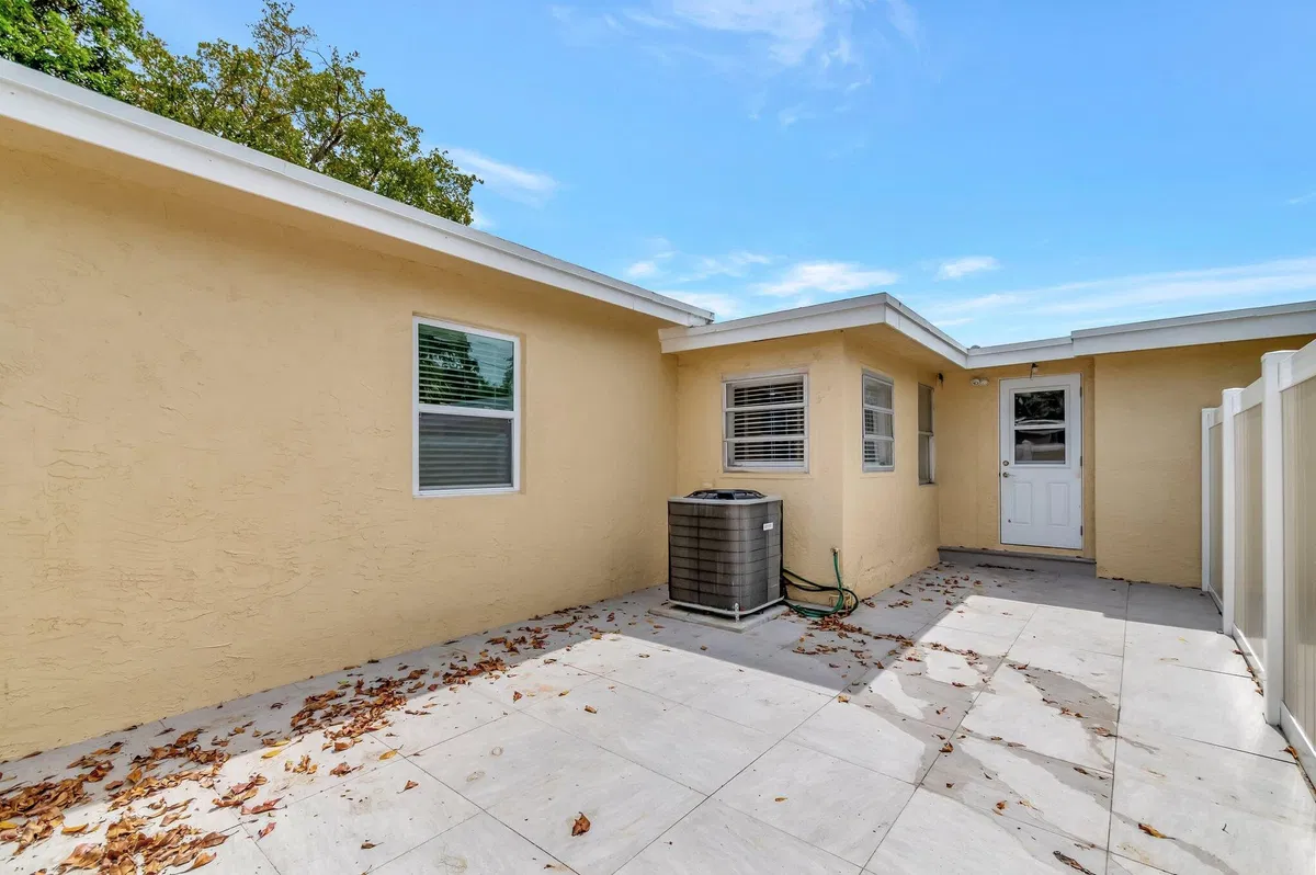 Residence photo 79