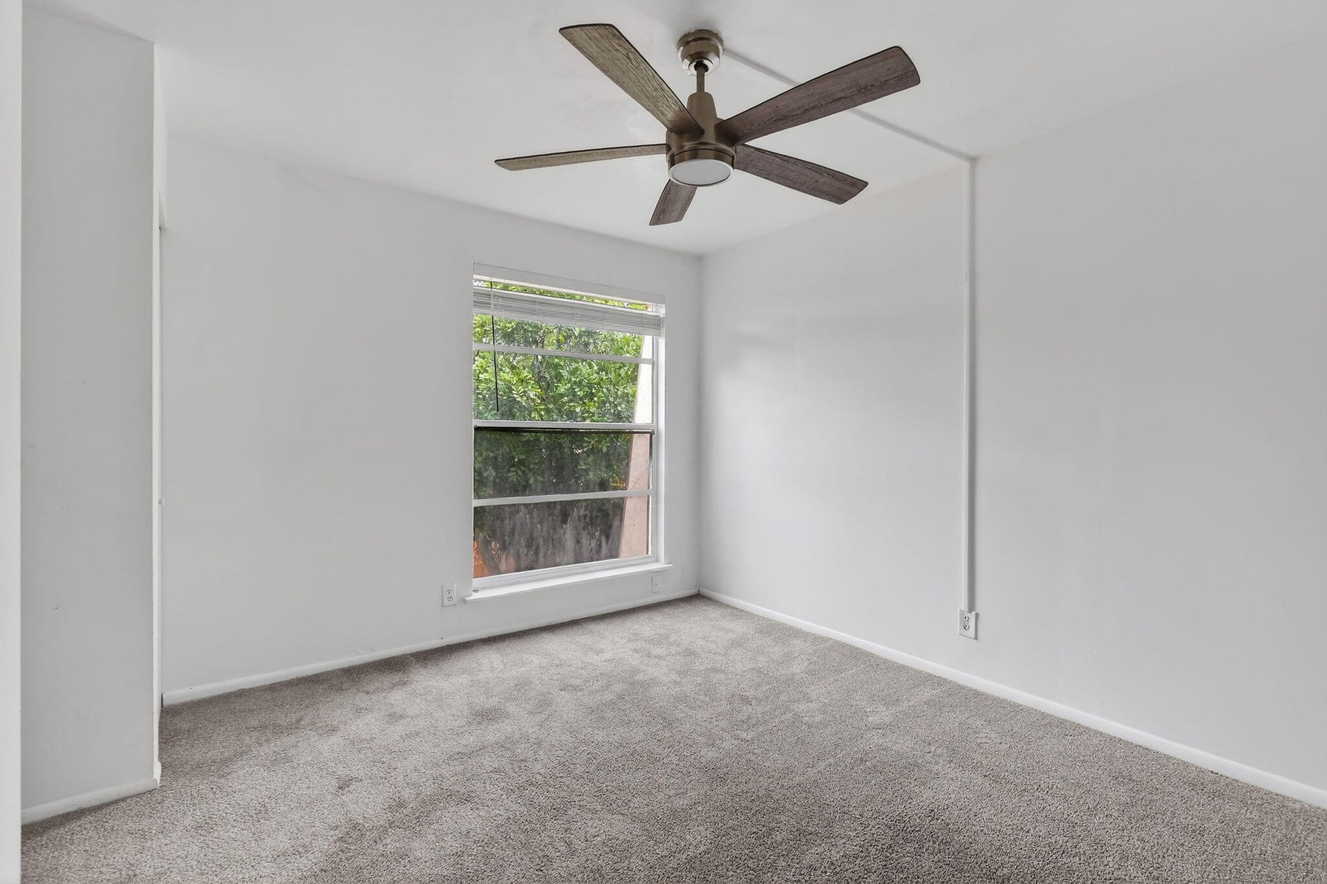  Unit B photo 58