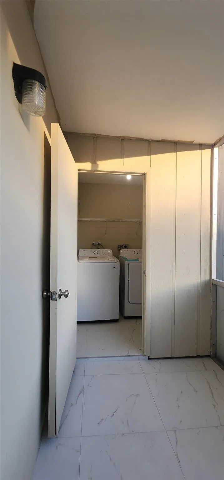 Unit 343 photo 19